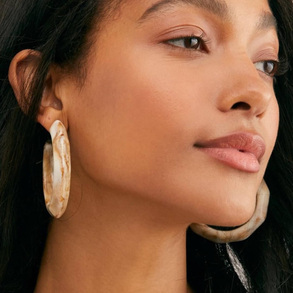 Free People Sahara Resin Hoop Earrings NWT - Picture 2 of 4